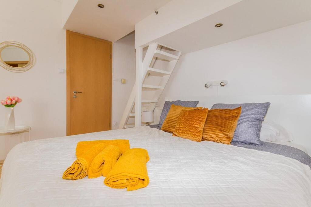 Trendy 2 Room Flat, Next To Corvin Mall Free Huge Garage! Ac,Dishwasher,Washmachine, Smart Tv Budapest Kültér fotó