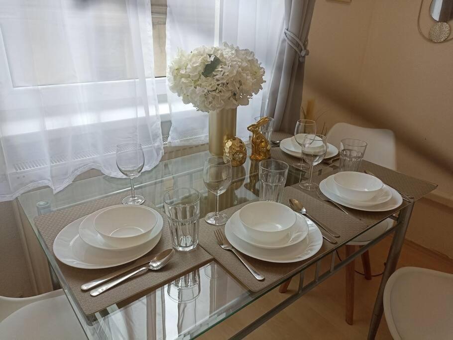 Trendy 2 Room Flat, Next To Corvin Mall Free Huge Garage! Ac,Dishwasher,Washmachine, Smart Tv Budapest Kültér fotó