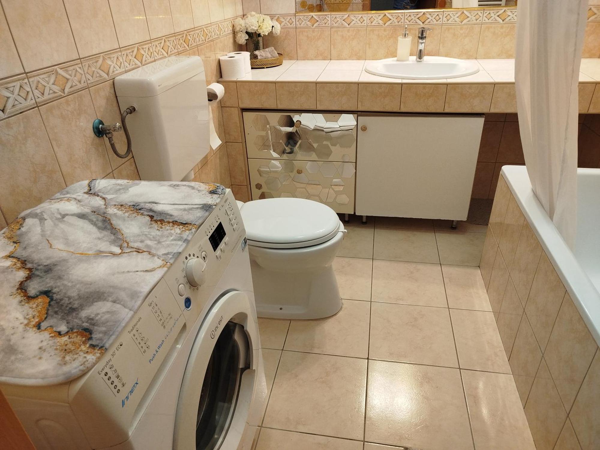 Trendy 2 Room Flat, Next To Corvin Mall Free Huge Garage! Ac,Dishwasher,Washmachine, Smart Tv Budapest Kültér fotó